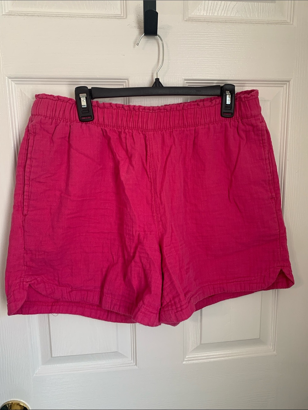 Old Navy Large hot pink muslin shorts w/pockets